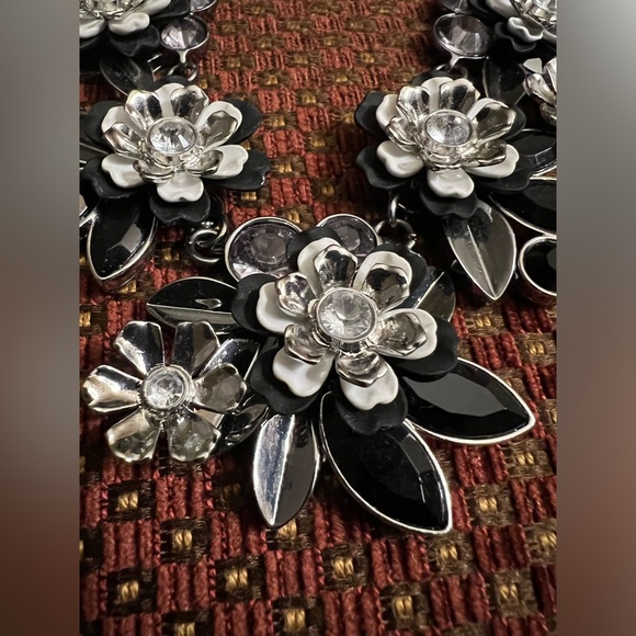 Floral Silver Statement Necklace - Picture 5 of 6